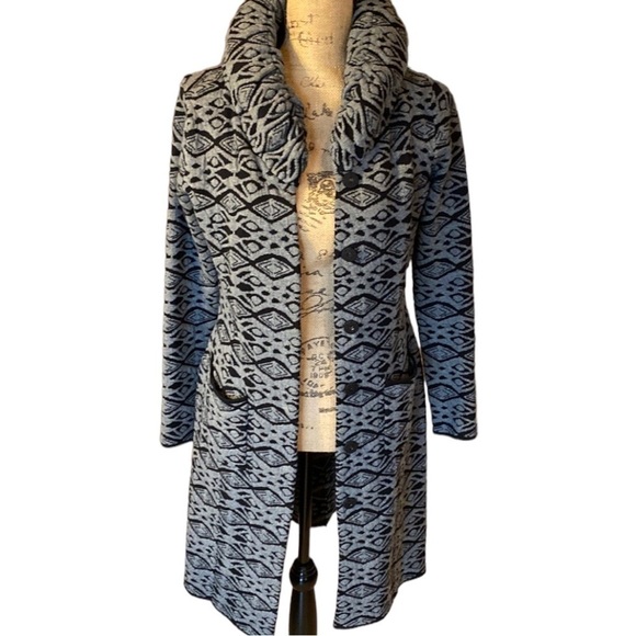 Alison Sheri Collection- Black & Grey Sweater Jacket- size Small - Picture 1 of 10